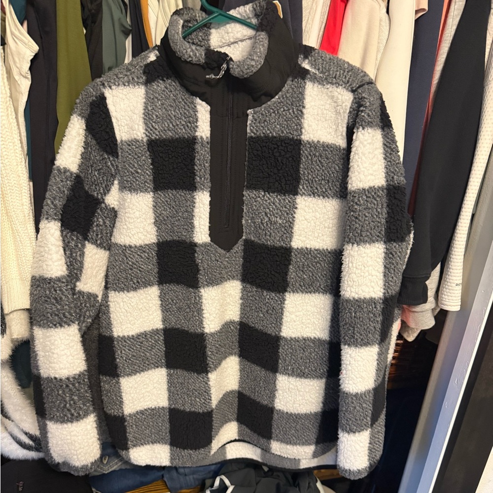 BKE Black and White Fleece Jacket